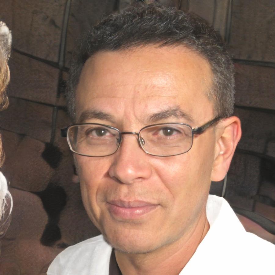 Marcus Chen, Senior Financial Analyst and Lead Instructor